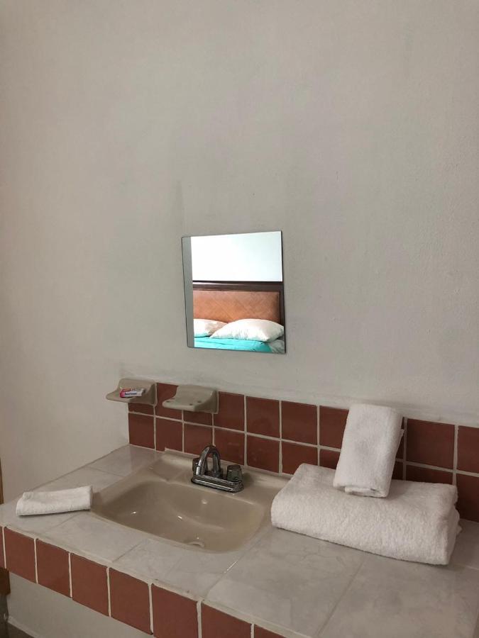 Airport Sleepy Inn Cancun Bagian luar foto